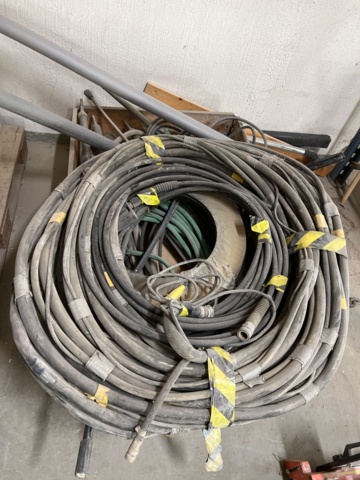 921839-8 Hot water washing machine KEW 4203V with accessories