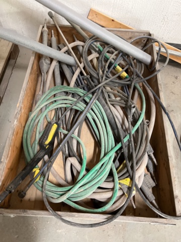 921839-11 Hot water washing machine KEW 4203V with accessories