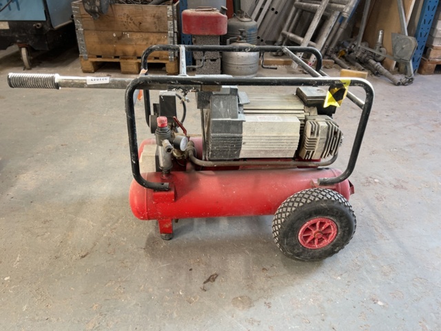 921843-1 Compressor on wheels