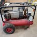 921843-4 Compressor on wheels