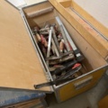 921846-11 Tippcontainer på hjul samt diverse verktyg