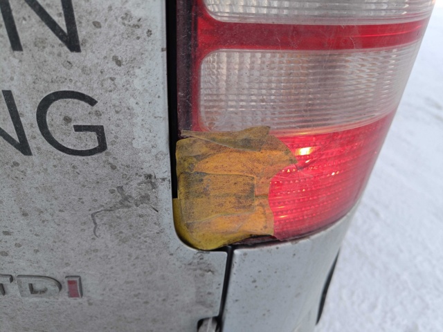 928785-38 Volkswagen Caddy 1.6 TDI -2011