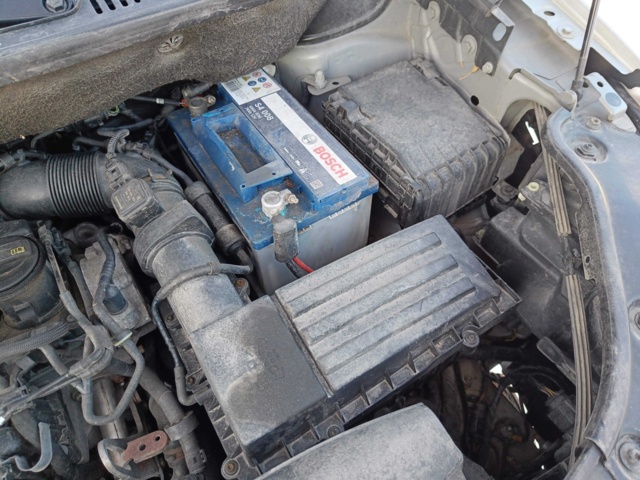 928785-59 Volkswagen Caddy 1.6 TDI -2011