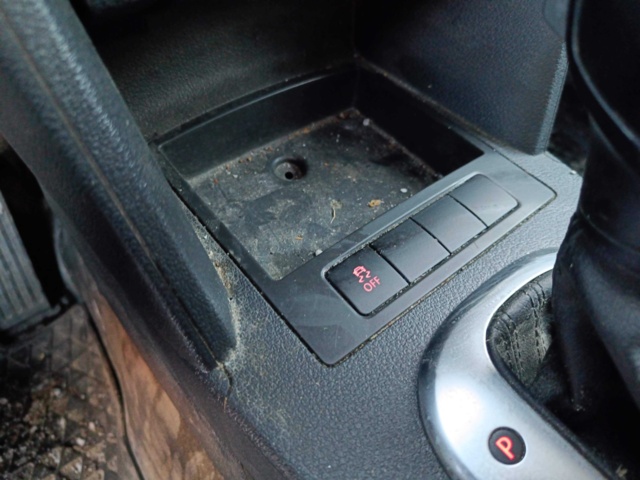 928785-81 Volkswagen Caddy 1.6 TDI -2011
