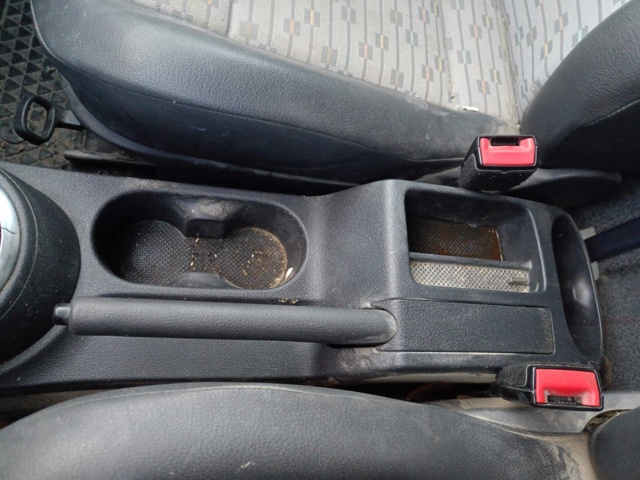 928785-94 Volkswagen Caddy 1.6 TDI -2011