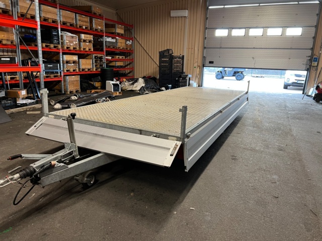 953241-1 Westbay Donna B2 2016