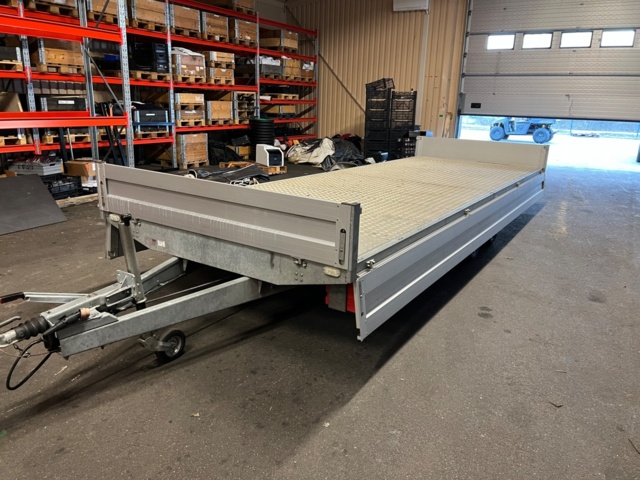 953241-2 Westbay Donna B2 2016