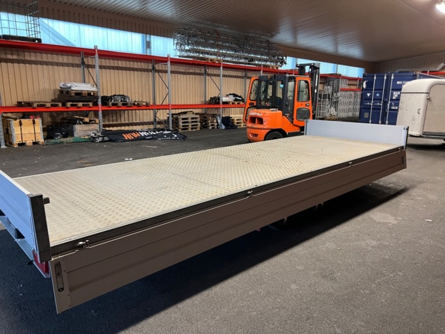 953241-7 Westbay Donna B2 2016