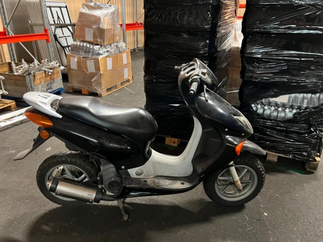 953249-1 Moped repair object