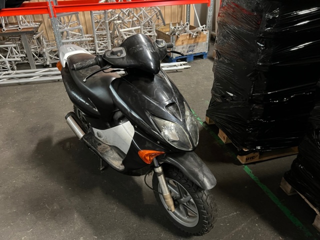 953249-2 Moped repair object