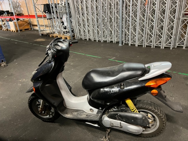 953249-3 Moped repair object