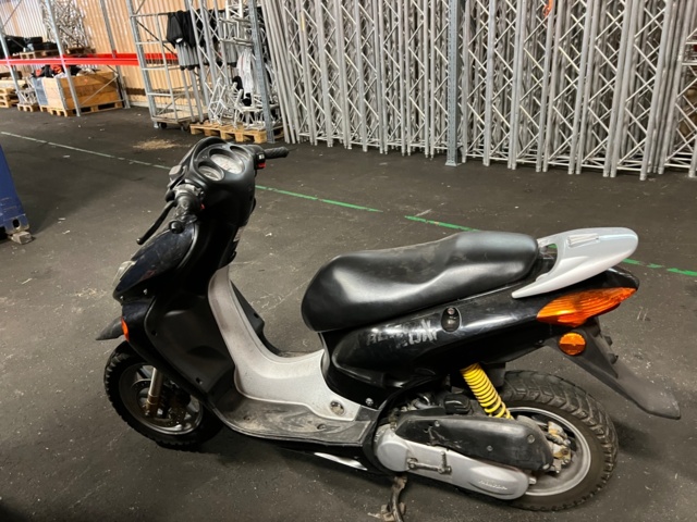 953249-4 Moped repair object