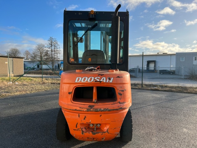 953252-3 Diesel truck Doosan D30S-5 -2010 (2940 h)
