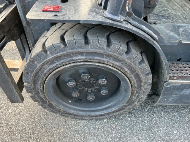 953252-21 Diesel truck Doosan D30S-5 -2010 (2940 h)