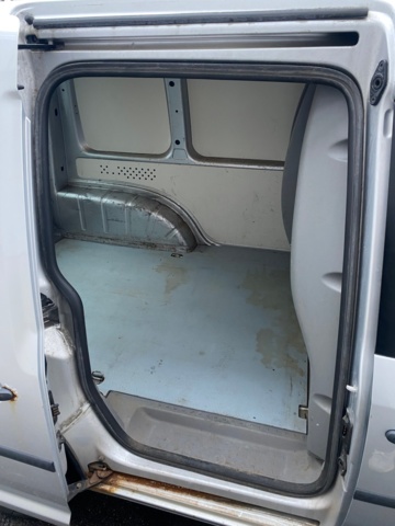 985998-23 VW Caddy 1.9 TDI DSG -2009