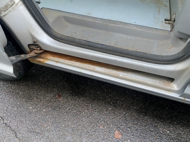 985998-24 VW Caddy 1.9 TDI DSG -2009