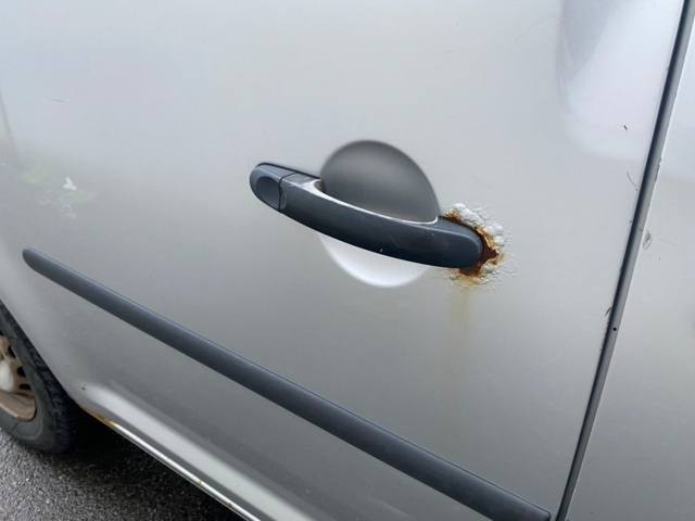 985998-25 VW Caddy 1.9 TDI DSG -2009