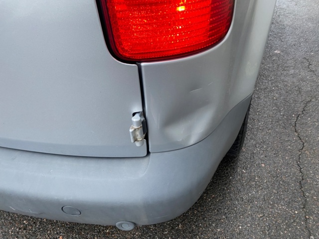 985998-34 VW Caddy 1.9 TDI DSG -2009