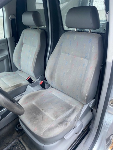 985998-11 VW Caddy 1.9 TDI DSG -2009