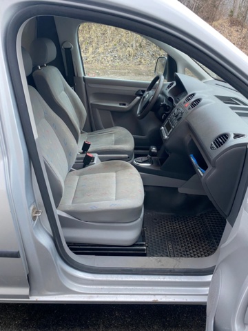 985998-13 VW Caddy 1.9 TDI DSG -2009