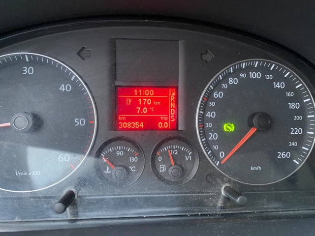 985998-16 VW Caddy 1.9 TDI DSG -2009