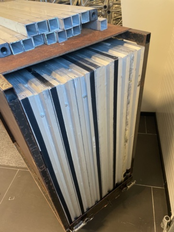 986169-3 Stage floor in transport box