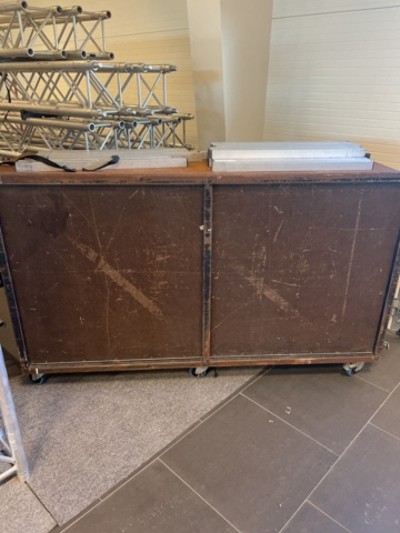 986169-2 Stage floor in transport box