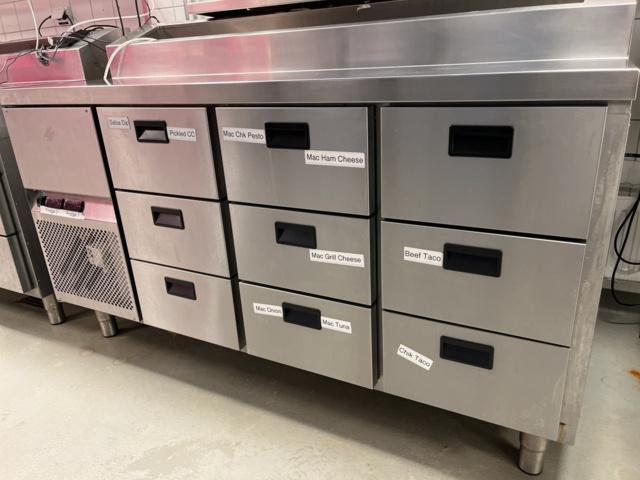 921496-4 Stainless steel cooling bench with cooling channel, drawers