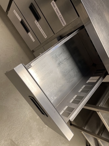 921496-8 Stainless steel cooling bench with cooling channel, drawers