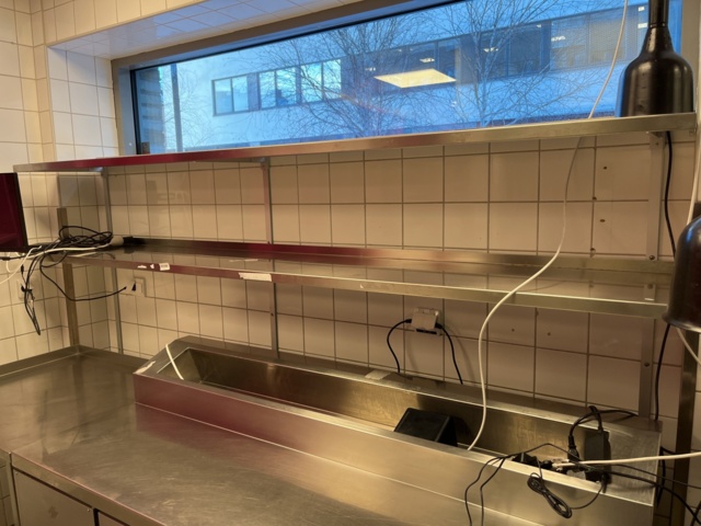 921500-5 Stainless steel refrigerator with drawers, work surface, shelves