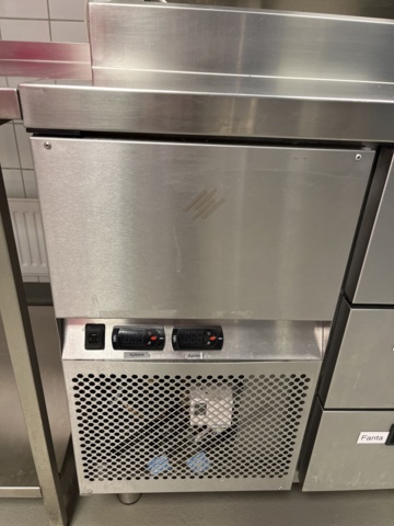 921500-10 Stainless steel refrigerator with drawers, work surface, shelves