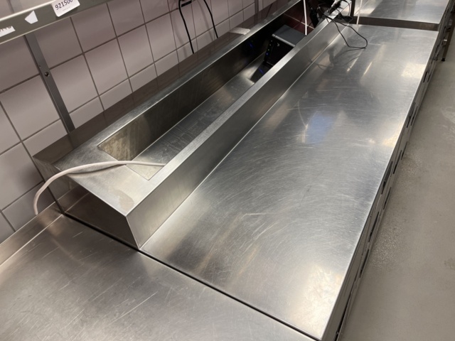 921500-11 Stainless steel refrigerator with drawers, work surface, shelves