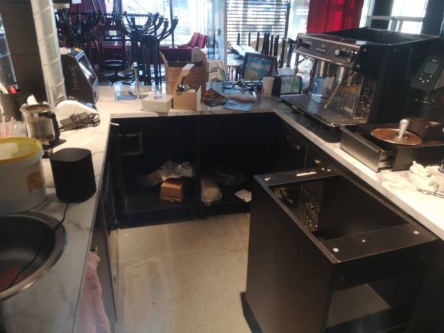 882720-6 Angled bar counter with top in colored marble