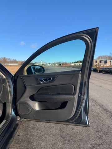986383-33 Volvo V60 D4 - 2019