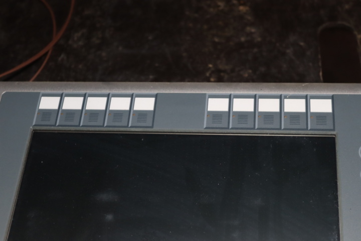 986491-4 Control panel/Computer with built-in screen and keyboard