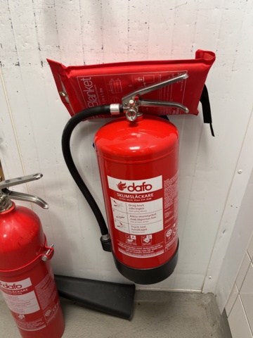 921508-2 2 fire extinguishers