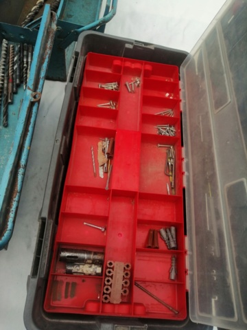 986517-9 Toolboxes with drill