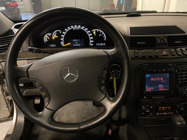986616-37 Mercedes-Benz S 55 AMG - 2001