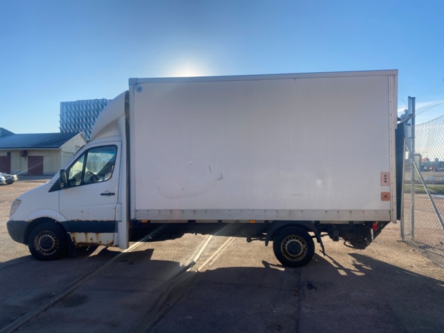 986617-4 Mercedes-Benz Sprinter 318 CDI with tail lift -2007
