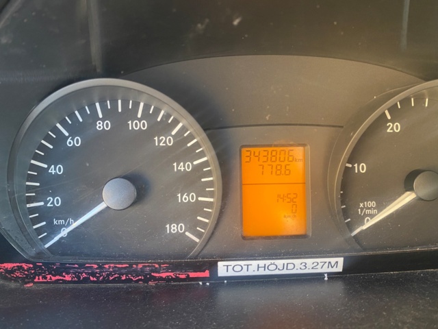 986617-17 Mercedes-Benz Sprinter 318 CDI with tail lift -2007