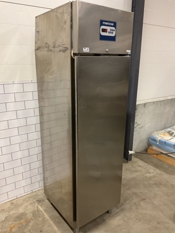 961520-2 Meto's refrigerator