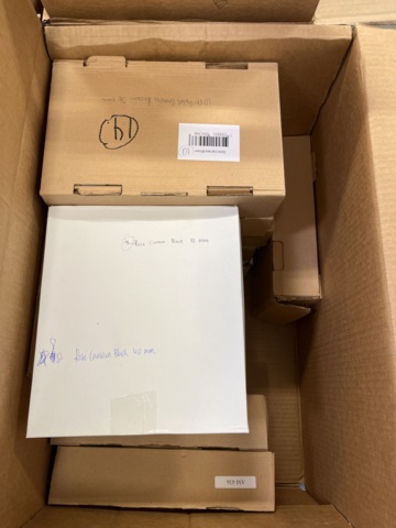 962658-25 Abbot & Mosley Watches approx. 550 pieces