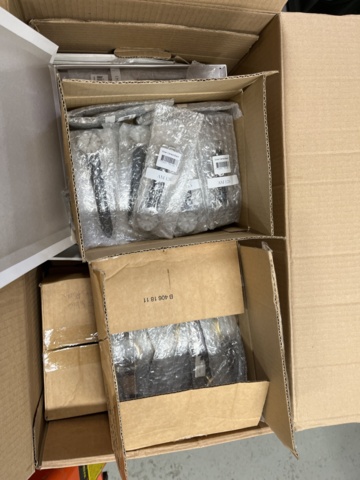 962658-28 Abbot & Mosley Watches approx. 550 pieces