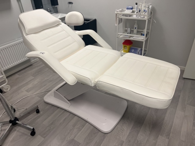 982567-1 Examination chair Weelko