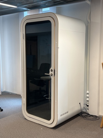 923160-2 Telephone pod, Framery, approx. 1x1x2 m