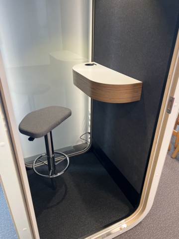 923160-7 Telephone pod, Framery, approx. 1x1x2 m