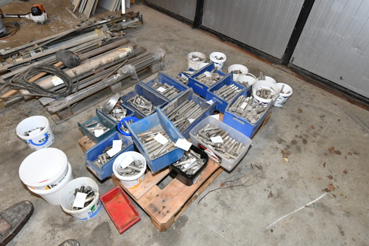 986991-1 Stainless bolts / screw