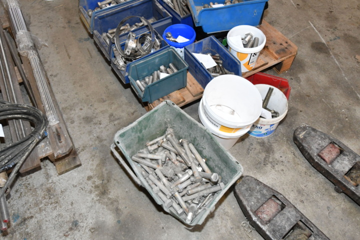 986991-9 Stainless bolts / screw