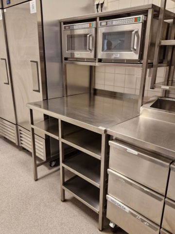 987210-2 Stainless bench with shelf