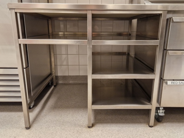 987210-3 Stainless bench with shelf